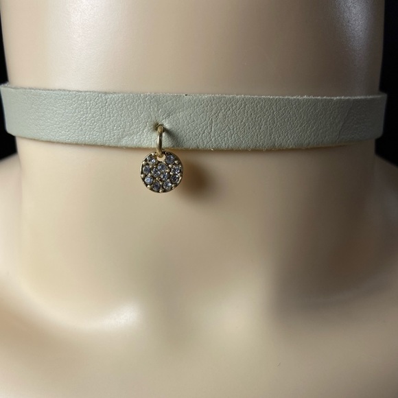 Cute Grey Choker Necklace - Picture 1 of 1